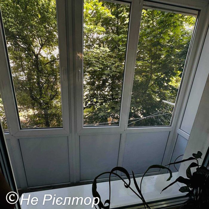 Продам квартиру район Промінь