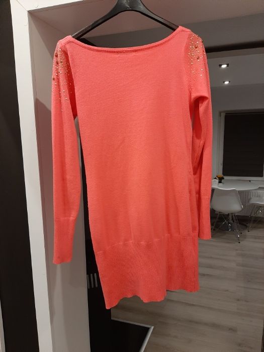Sweter, tunika w kolorze uniwersalnym