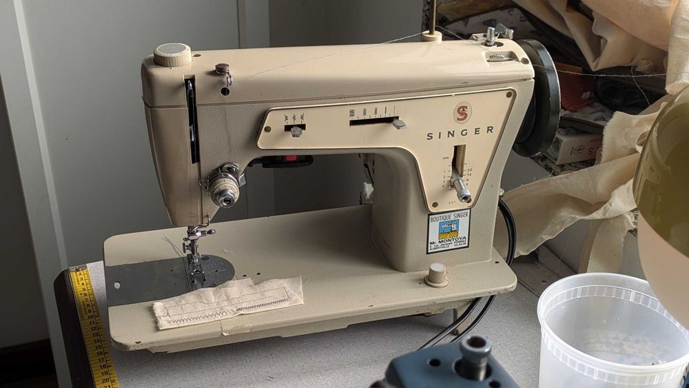 Máquina de costura Singer 237