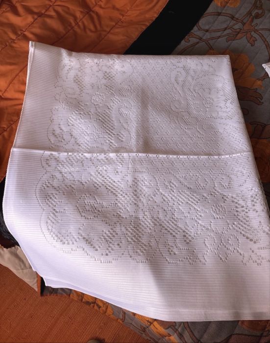 Toalha rendada como nova