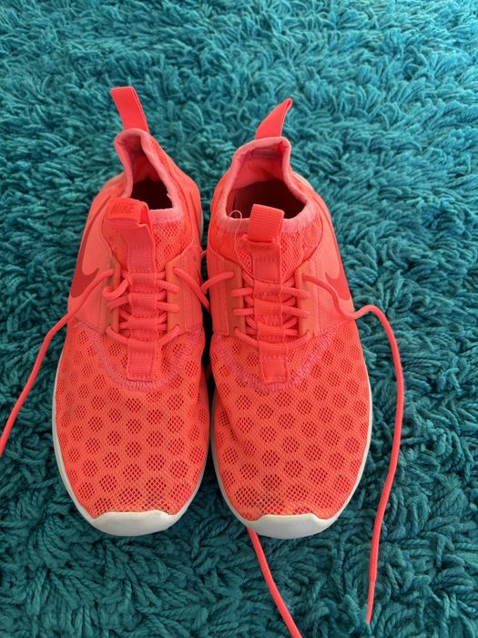 Neonowe lekkie sportowe buty do biegania nike