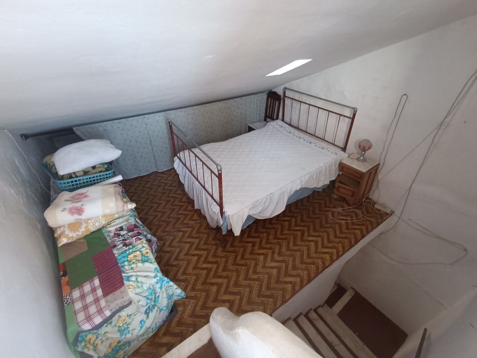 Casa T2+1  para renovar em Borba