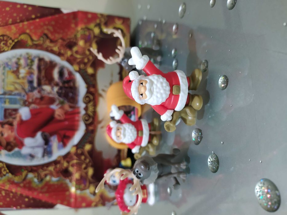 Kinder іграшки. Киндер. Кіндер з новорічної серії 2022