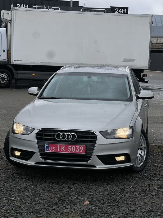 Audi A4B8 2012р автомат