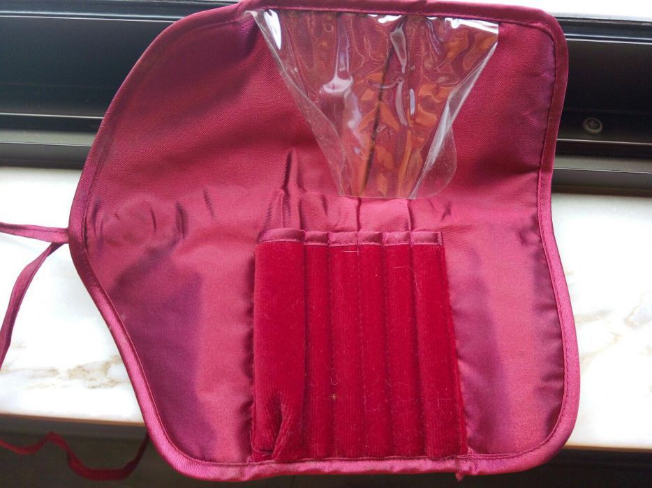Bolsa para pincéis de rosto (maquilhagem) ou artísticos (pintura)