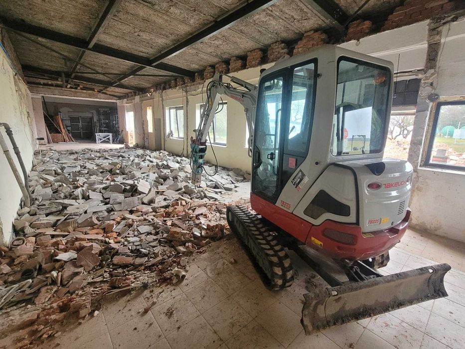 Przeciski pod drogami /Kret / Wbijanie rur stalowych / Roboty ziemne
