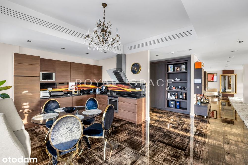 Stunning High-Floor Apartment | Złota 44