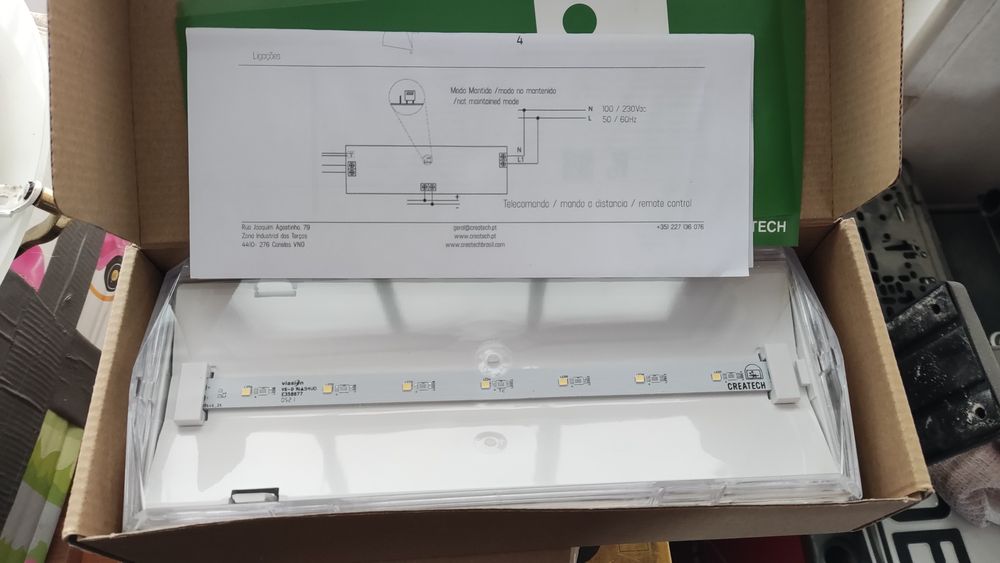 Armadura de emergência luminária