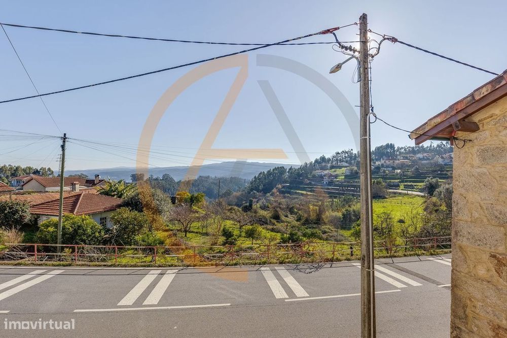 Moradia T3 e Espaço Comercial | Sever do Vouga