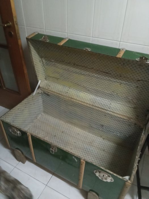 Baú muito antigo