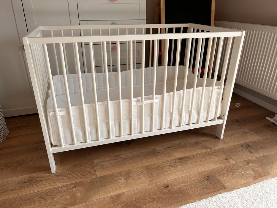 Łóżeczko dziecięce Ikea Guliliver z wyposażeniem