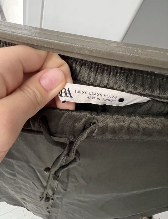 Атласна спілниця Zara