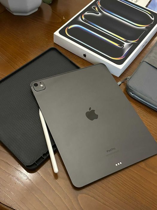 iPad Pro 13” M4 (2024) como novo + Apple Pencil Pro + acessórios