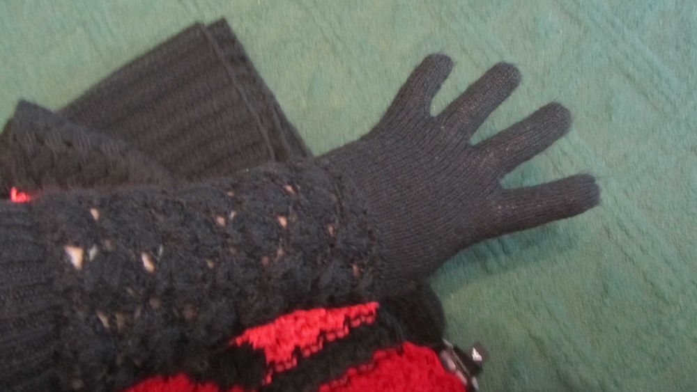 Шарф,шерсть -''ARMANI'',оригинал+ длинные перчатки.