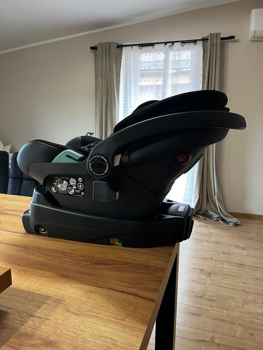 Fotelik niemowlęcy z bazą