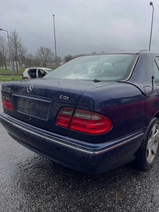 Mercedez-Benz E270 para peças