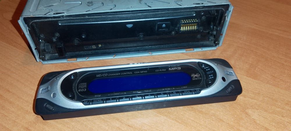 Radio Sony CDX-MP40