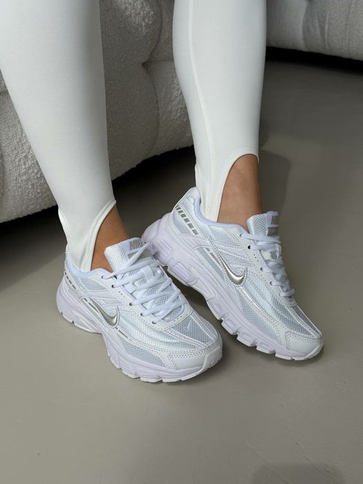 Жіночі Кросівки Nike Initiator White silver / Nike