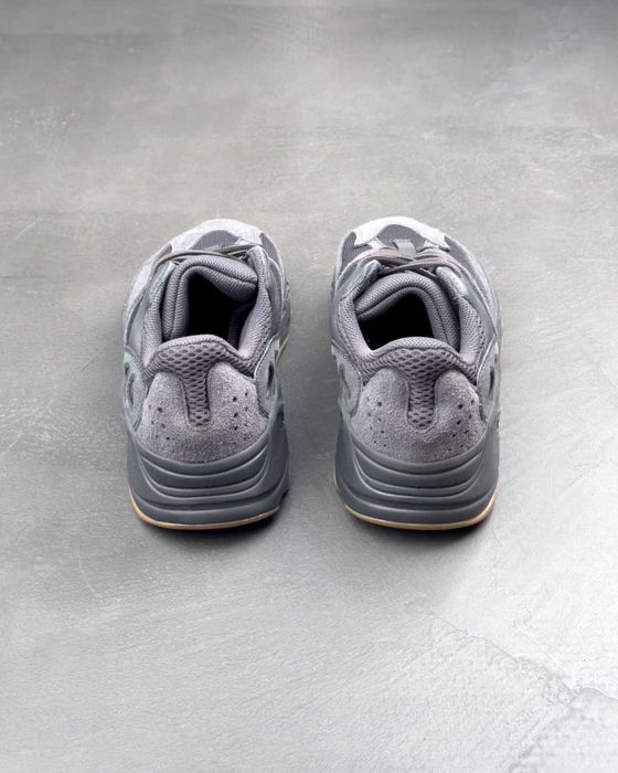 Кросівки Yeezy Boost 700 Utility Black