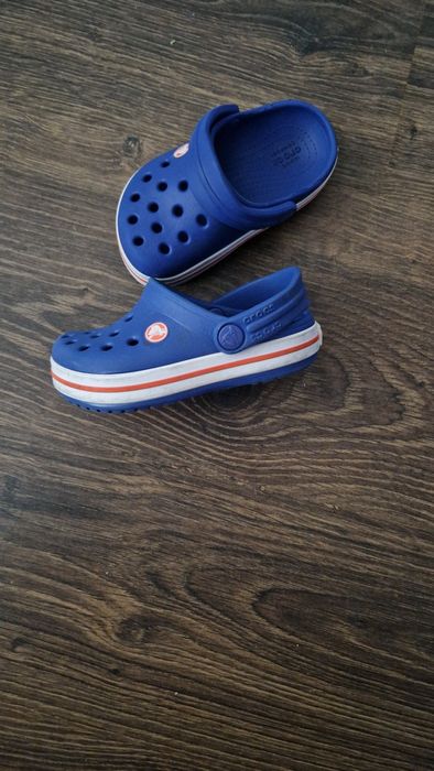 Босоніжки , шльопанці Crocs