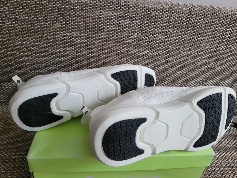 Buty typu sneakersy, damskie, białe w roz.42.