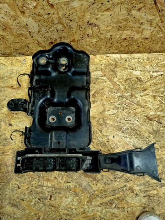 Chevrolet Captiva ECU Bosch sterownik silnika 2.0 CDTI demontaż