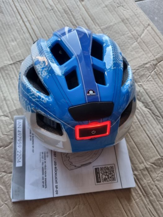 Дитячий велосипедний шолом з заднім ліхтарем S (49-54см) Німеччина