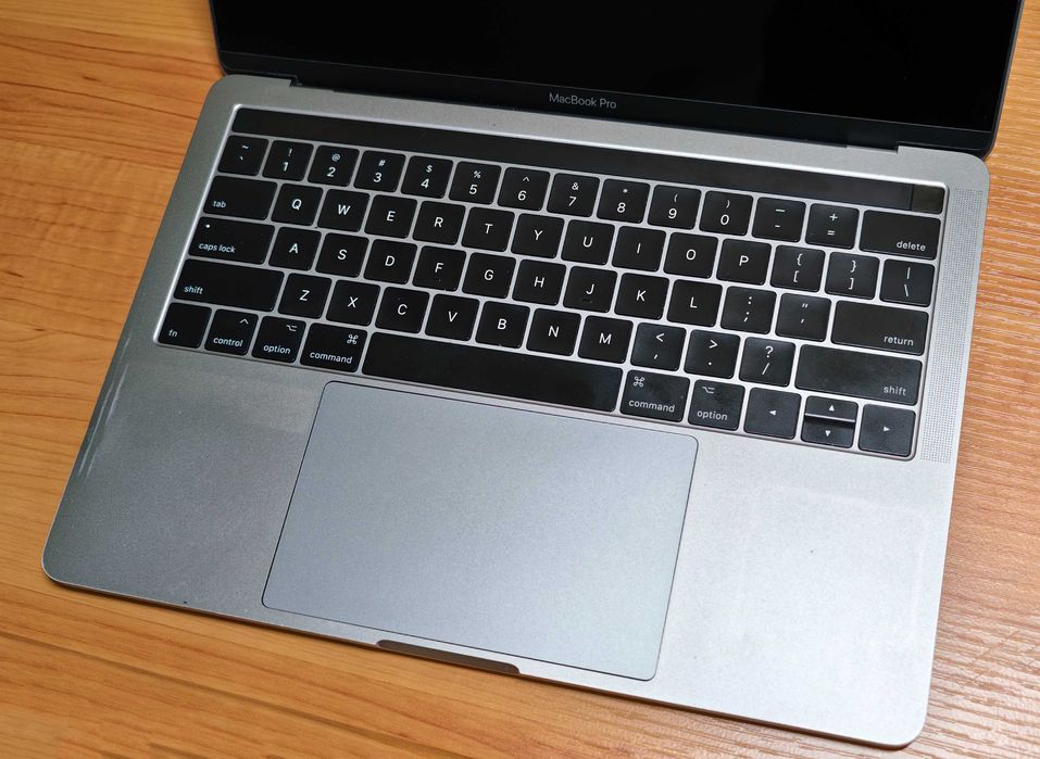 MacBook Pro 13" 2016 8/256 Gb Touch Bar (A1706) Space Gray