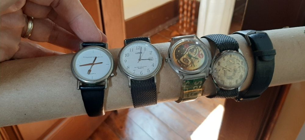 20 Relógios mais 4 de pulso Homem e Mulher