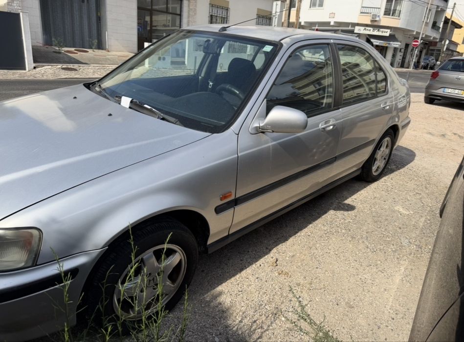 Honda Civic 1.5 (2000) – 174.717 km – Sinistrado