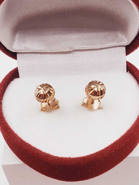 Nowe Piękne złote kolczyki.