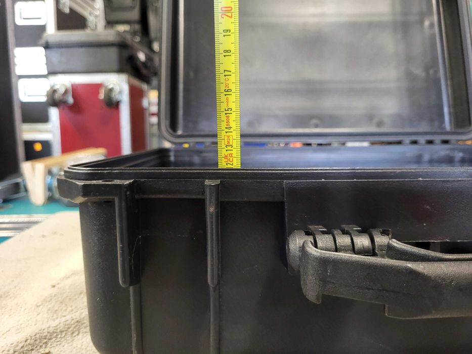 Walizka (43x29x16) case polipropylen, FAKTURA (dostępne 2 sztuki)