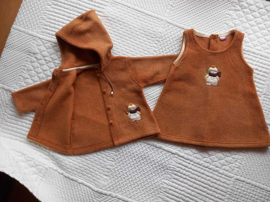 Casaco com capuz + vestido Obê, tam. 18 meses, novo!