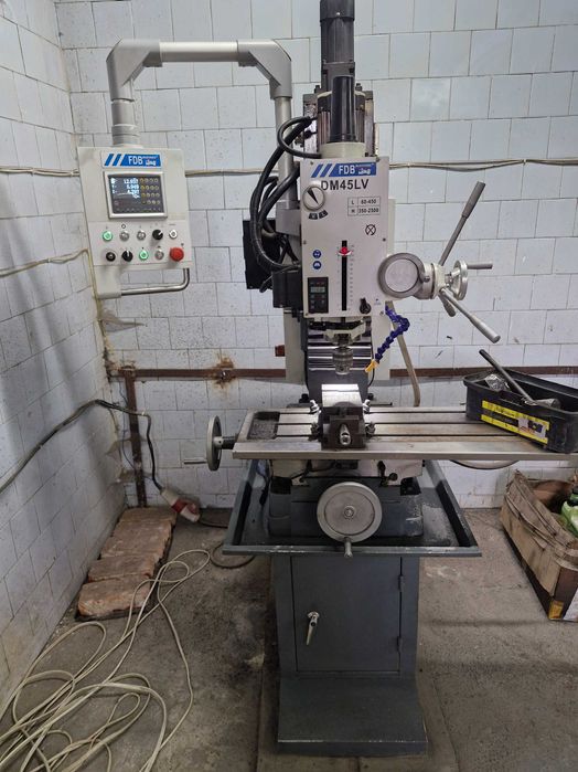 Фрезерний станок по металу FDB DM45LV