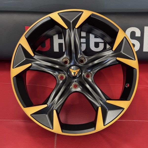 Диски Volkswagen Golf R Passat B8 R18