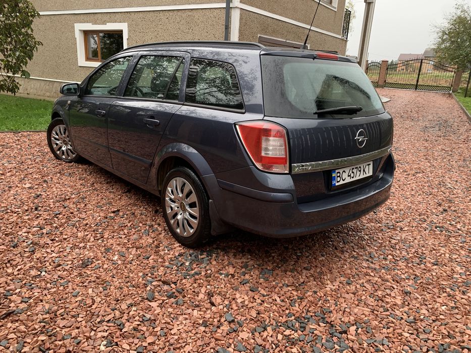 Продаю авто Opel Astra 2008