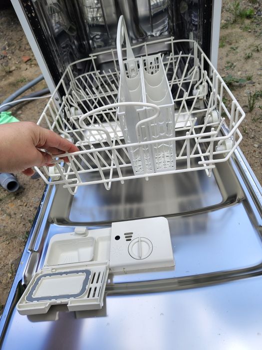 Zmywarka mała 45 cm wolnostojąca biała Whirlpool