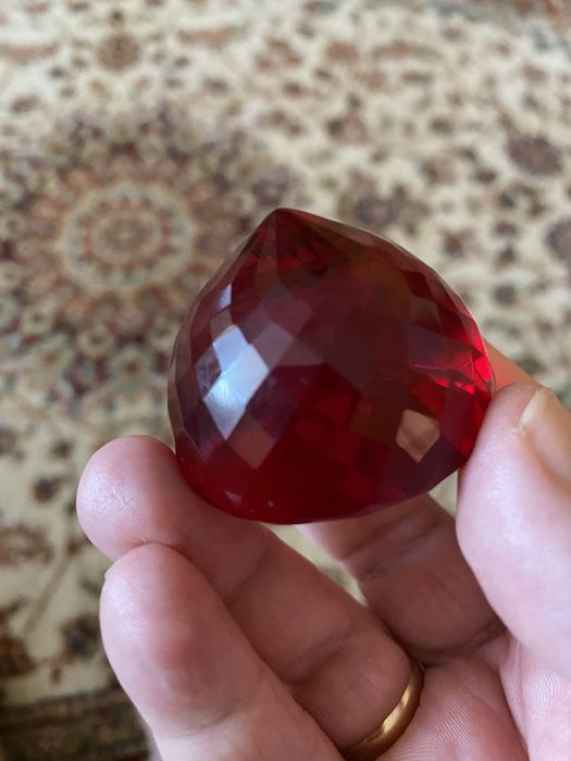 Czerwony naturalny Topaz 391 Cts, certificate of India