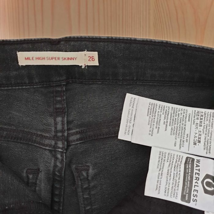 jeansy czarne levis