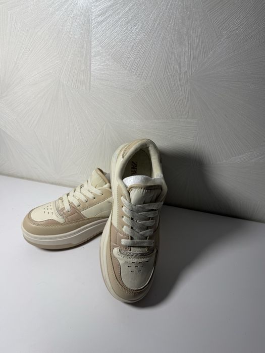 Кросівки ZARA у гарному стані