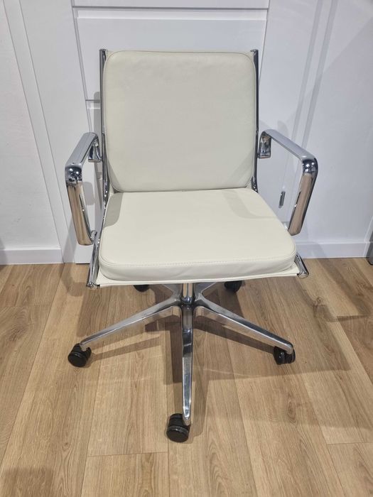 Fotel obrotowy LD Seating FLY 701 – skóra kremowa, elegancki design