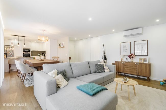 Apartamento T3 Semi-novo com Varandas em Real, Braga