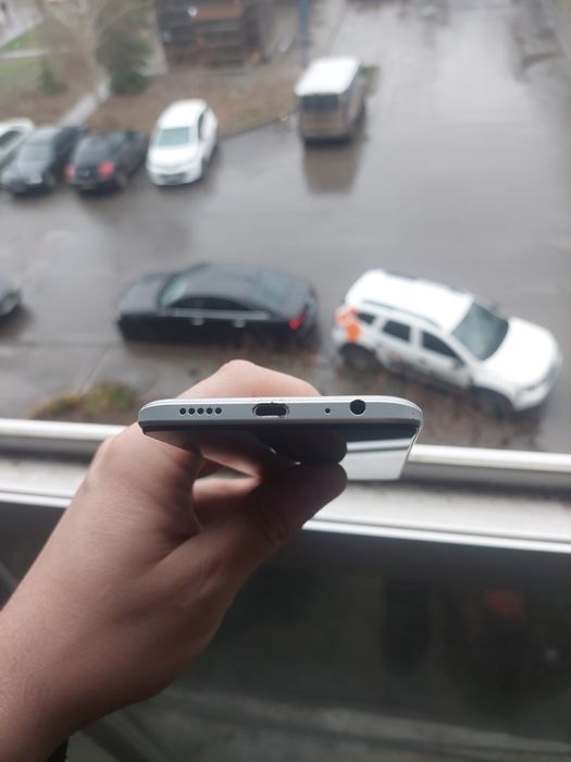 4/64 Tecno Spark 8C телефон, смартфон.