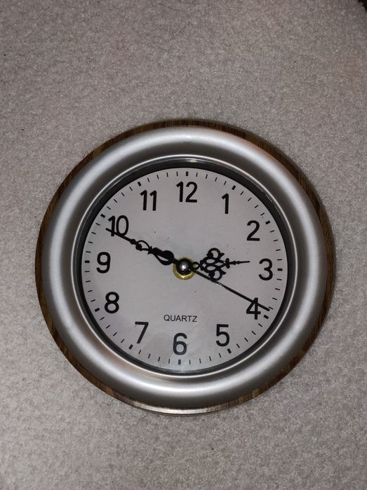 Годинник навісний