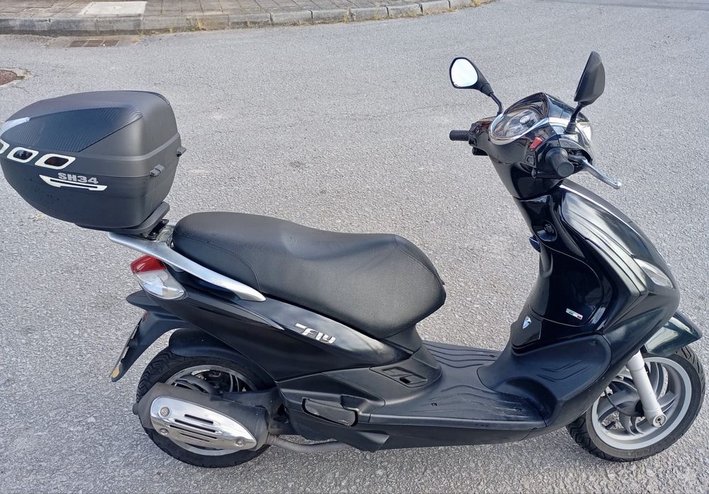 Mota scotter Piaggio Fly 125