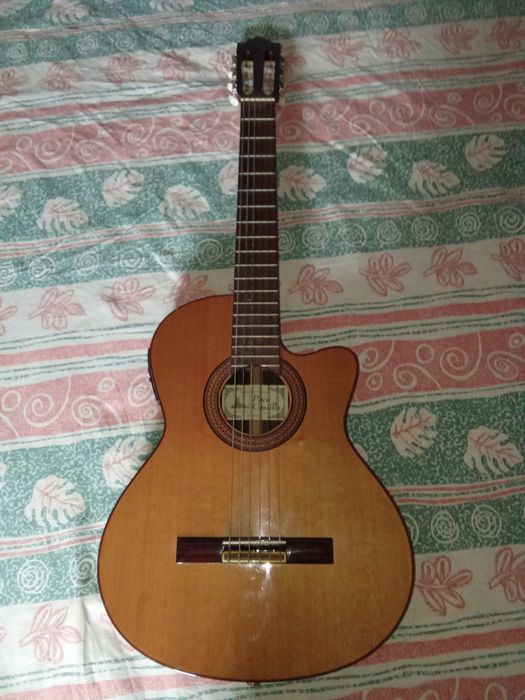 Guitarra Paco Castilho 232TE
