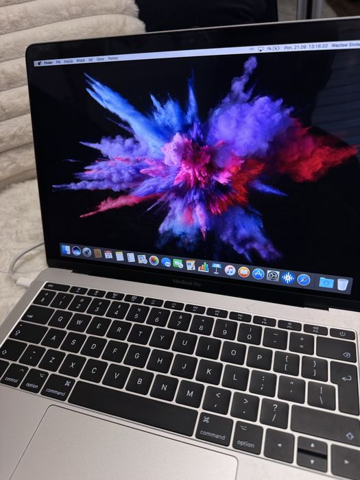 Macbook Pro (13-inch, 2017, Two Thunderbolt 3 ports)