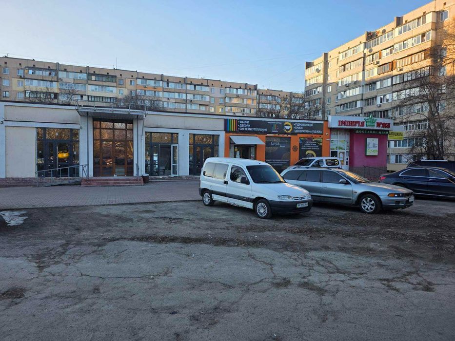 Комерційне приміщення 11м2  фасад 1пов під РОЗЛИВ ВОДИ торгкомплекс