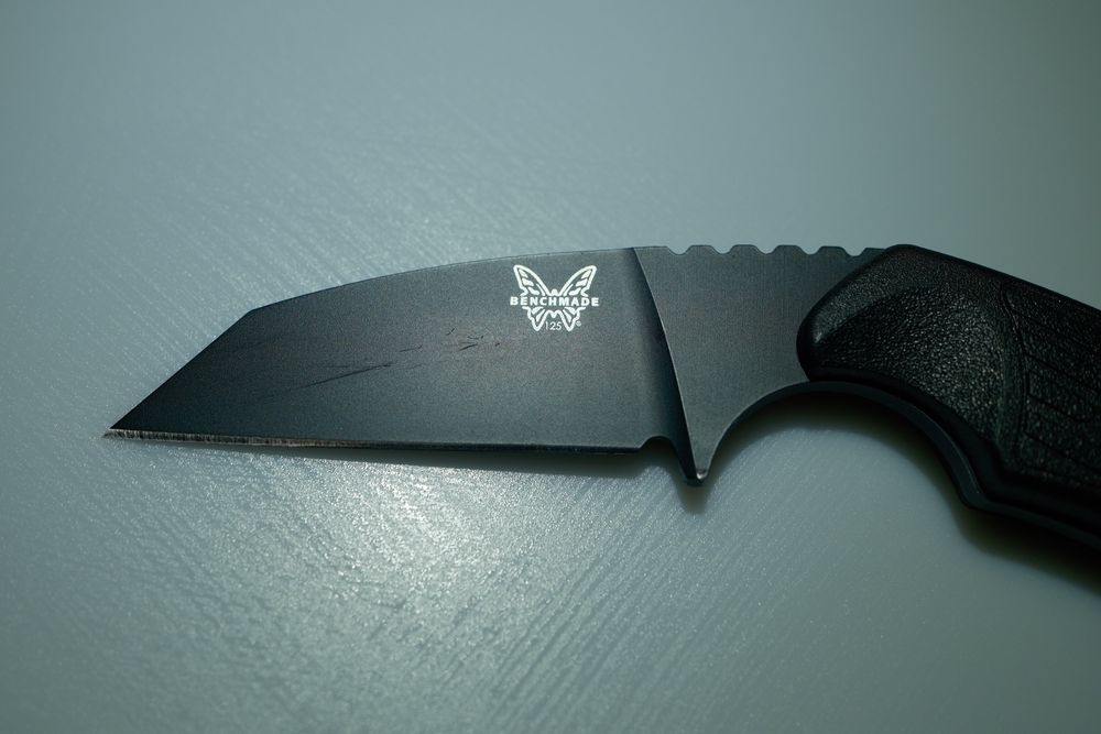 Нож Benchmade Azeria 125BK, сталь N-680 с фиксированным лезвием