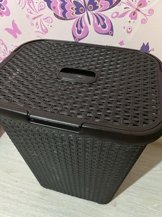 Корзина (новая) для белья Curver (коричневый цвет)